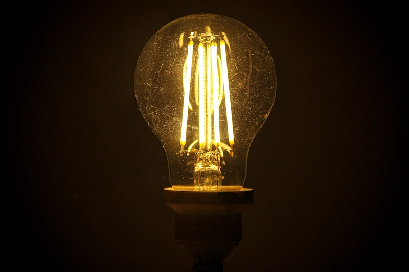 Photo d'une ampoule allumée