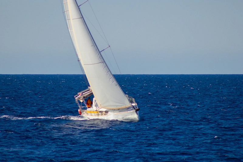 Photo bateau à voile sur la mer